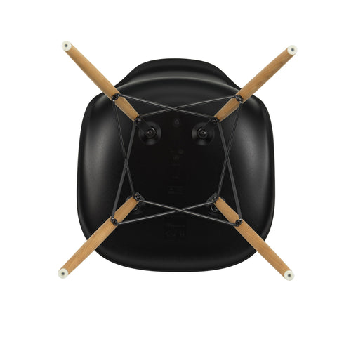 Cadeira Eames em Plástico DSW / Base maple